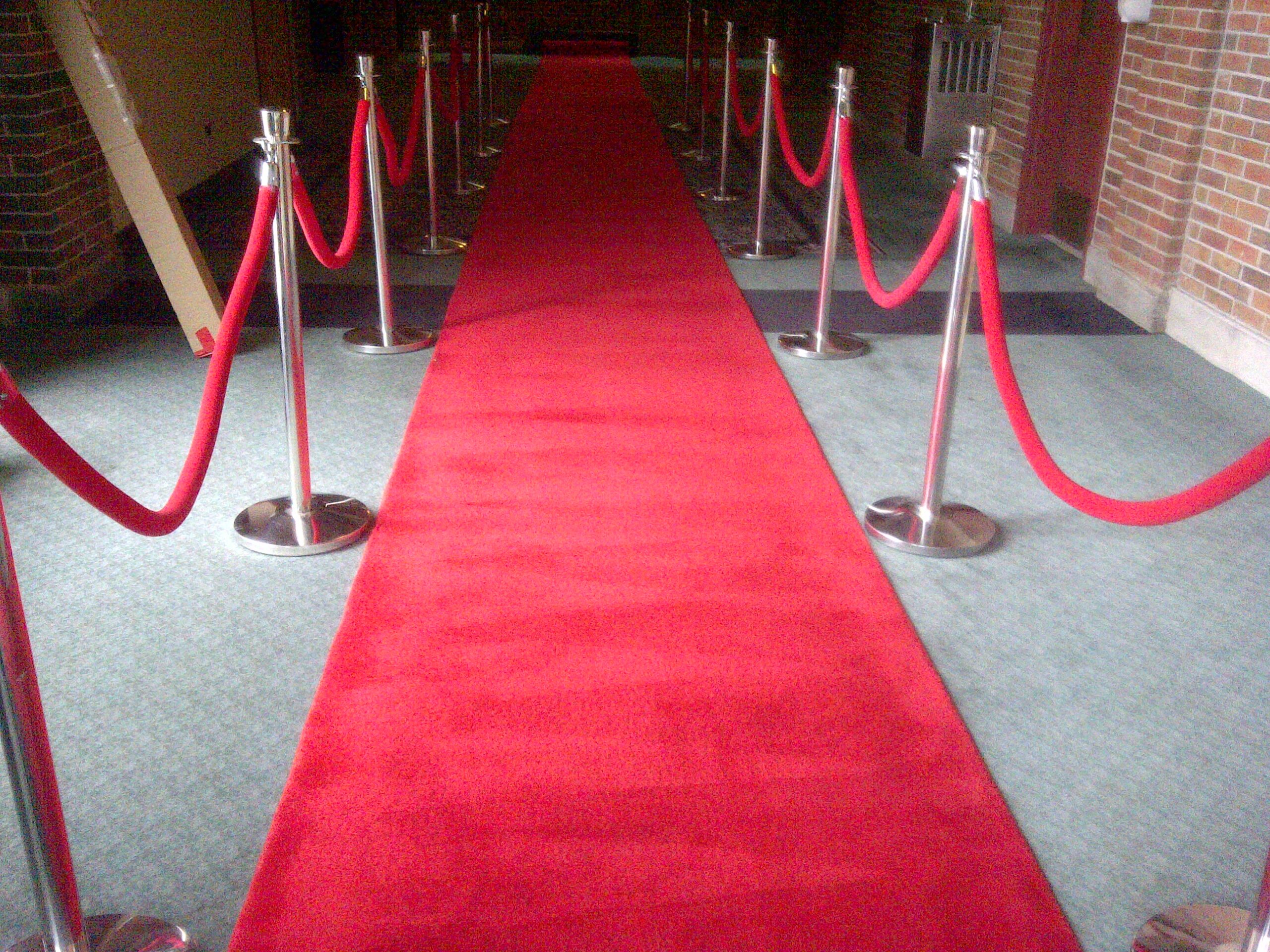 rent red carpet chicago milwaukee special event party grand introduction product launch